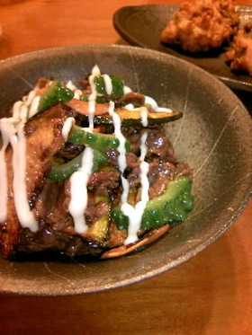 ゴーヤとカボチャチップスの焼肉だれ
