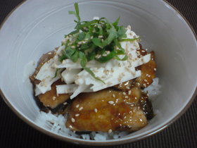 秋刀魚の蒲焼丼