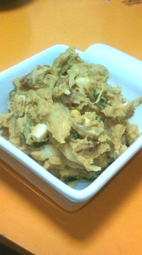 カレー味のポテトサラダ