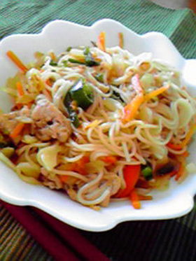 残ったそうめんで焼きビーフン?!