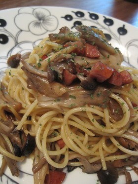 焦がしバター醤油ときのこのパスタ
