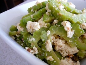 簡単！水切り不要！ゴーヤと豆腐の味噌炒め