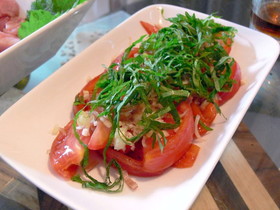 爽やかな味わい！トマトの和風サラダ