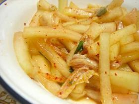 混ぜるだけ!!あまり物同士で☆西瓜キムチ