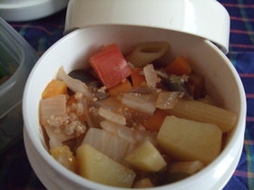 具沢山！ショートパスタでミネストローネ風