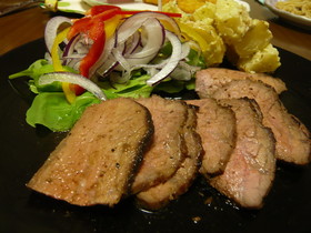 簡単でおいしいローストビーフ＊肉汁ソース