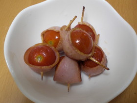 プチトマトのハム巻き