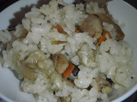 鶏としめじの炊き込みご飯♪