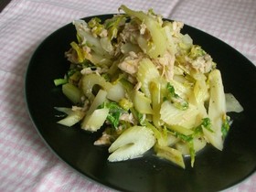 丸ごと♪セロリとツナのクレソル炒め