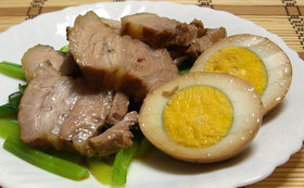 弱火で90分煮るだけ♪煮豚