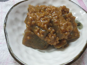 こんにゃくとひき肉のみそ炒め煮