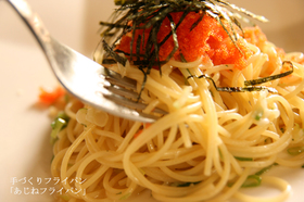 大の大人好みなにんにくとトビッコのパスタ