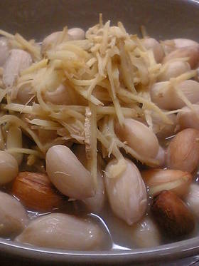 落花生の生姜煮♪