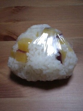 クルクルラップおにぎり