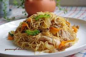 **素麺とゴーヤのオイスターソース炒め*