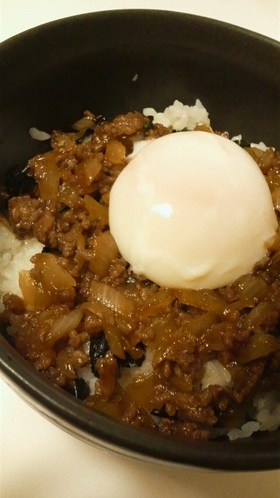 甘辛ひき肉丼☆温玉のせ~