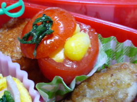 プチトマトの中身は？コーン編