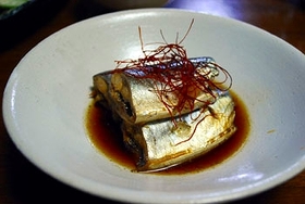 骨まで柔らか 秋刀魚の生姜煮
