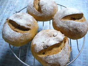 無花果と胡桃の全粒粉パン