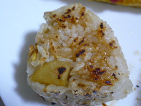 秋です☆栗ご飯で焼きおにぎり
