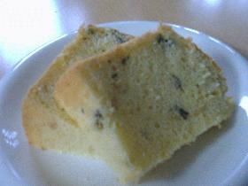 梅干で甘酸っぱいシフォンケーキ