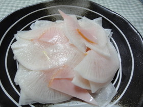 簡単美味！大根とハムの重ね漬け