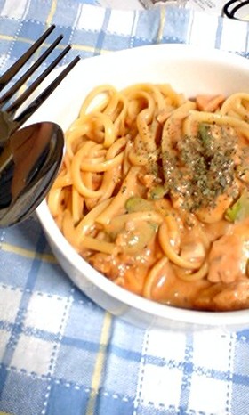 鮭とトマトのクリームスパゲッティ