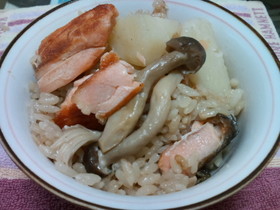 鮭じゃがバターの炊き込み御飯