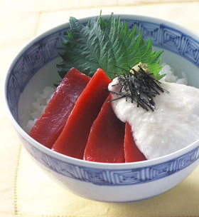 まぐろととろろのすし丼