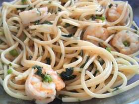 大葉にんにく醤油でペペロンチーノパスタ