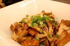 簡単♪舞茸と厚揚げのバター醤油炒め★
