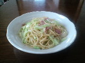 キャベツとベーコンのパスタ