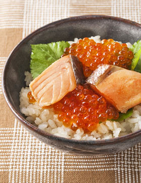 鮭といくらの混ぜご飯