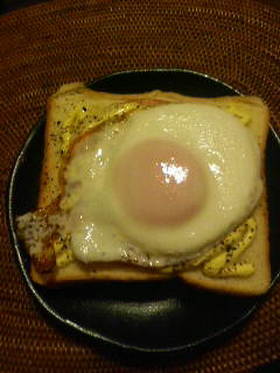 ﾊﾑﾁｰｽﾞ目玉焼きﾄｰｽﾄ！
