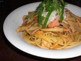 秋味♪鮭ときのこの和風パスタ