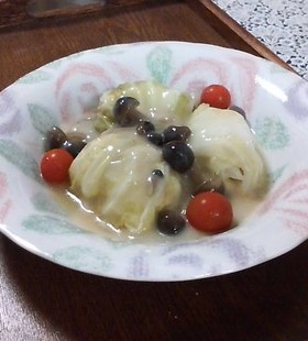 鶏とシメジの白菜ロールinクリープスープ