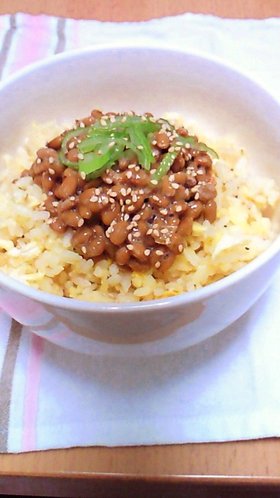 あと乗せがポイント！納豆炒飯！