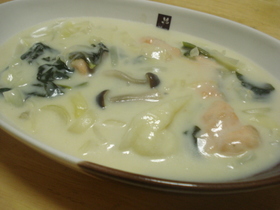 鮭とほうれん草のクリームシチュー