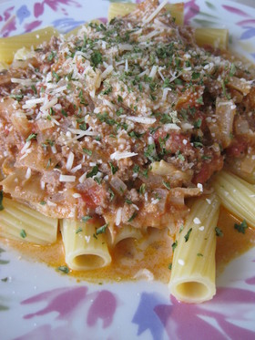 隠し味はゴマ☆トマトクリームパスタ