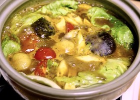 もっちり里芋だんご♪焦がし玉ねぎカレー鍋