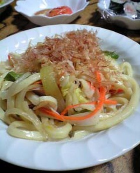 母の焼きうどん