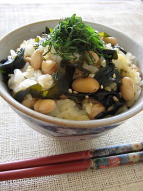 わかめと大豆の混ぜご飯