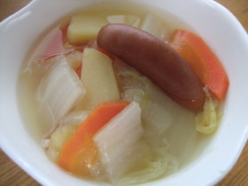 白菜と野菜たっぷりのスープ