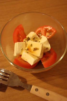 トマトと豆腐のオレガノサラダ