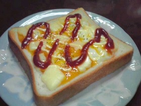 朝食にランチに♪ 温玉チーズトースト