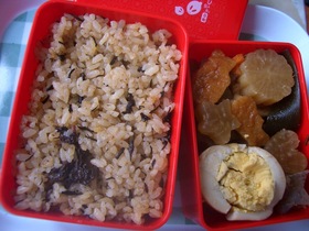 おでんのおつゆで炊き込みご飯