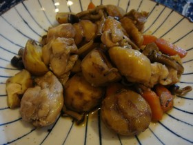 甘辛ほっくり♪鶏と栗の煮物