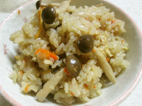 香りだけ松茸味はしめじごはん？
