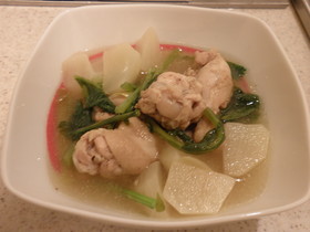 鶏肉とかぶのコラーゲンたっぷりスープ