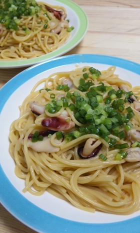 タコと青ねぎのガーリックバター醤油パスタ